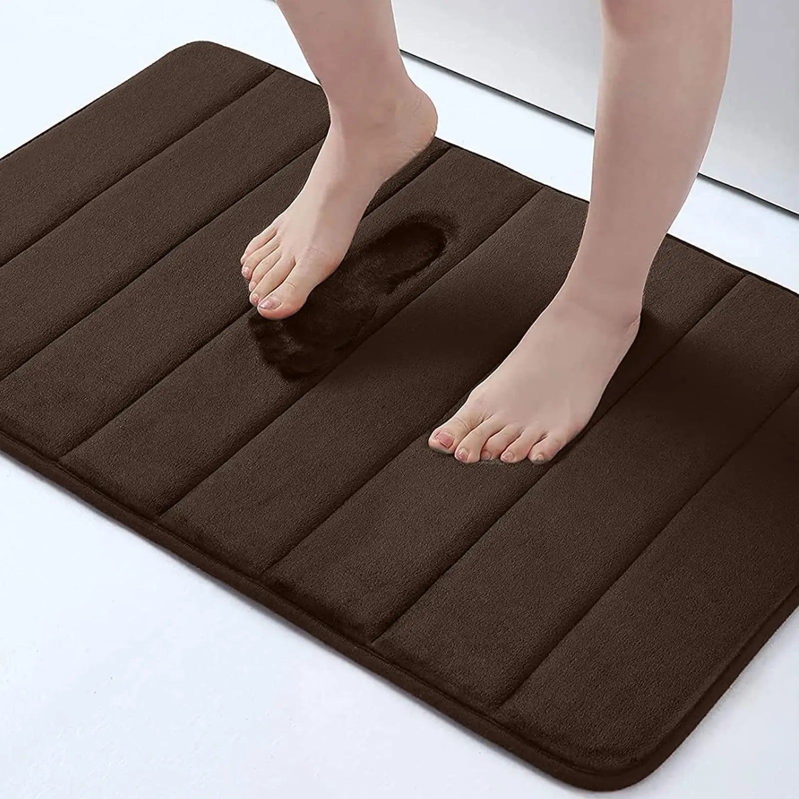 Randig Badrumsmatta i Memory Foam – Halkfri, Vatten absorberande & Tvättbar